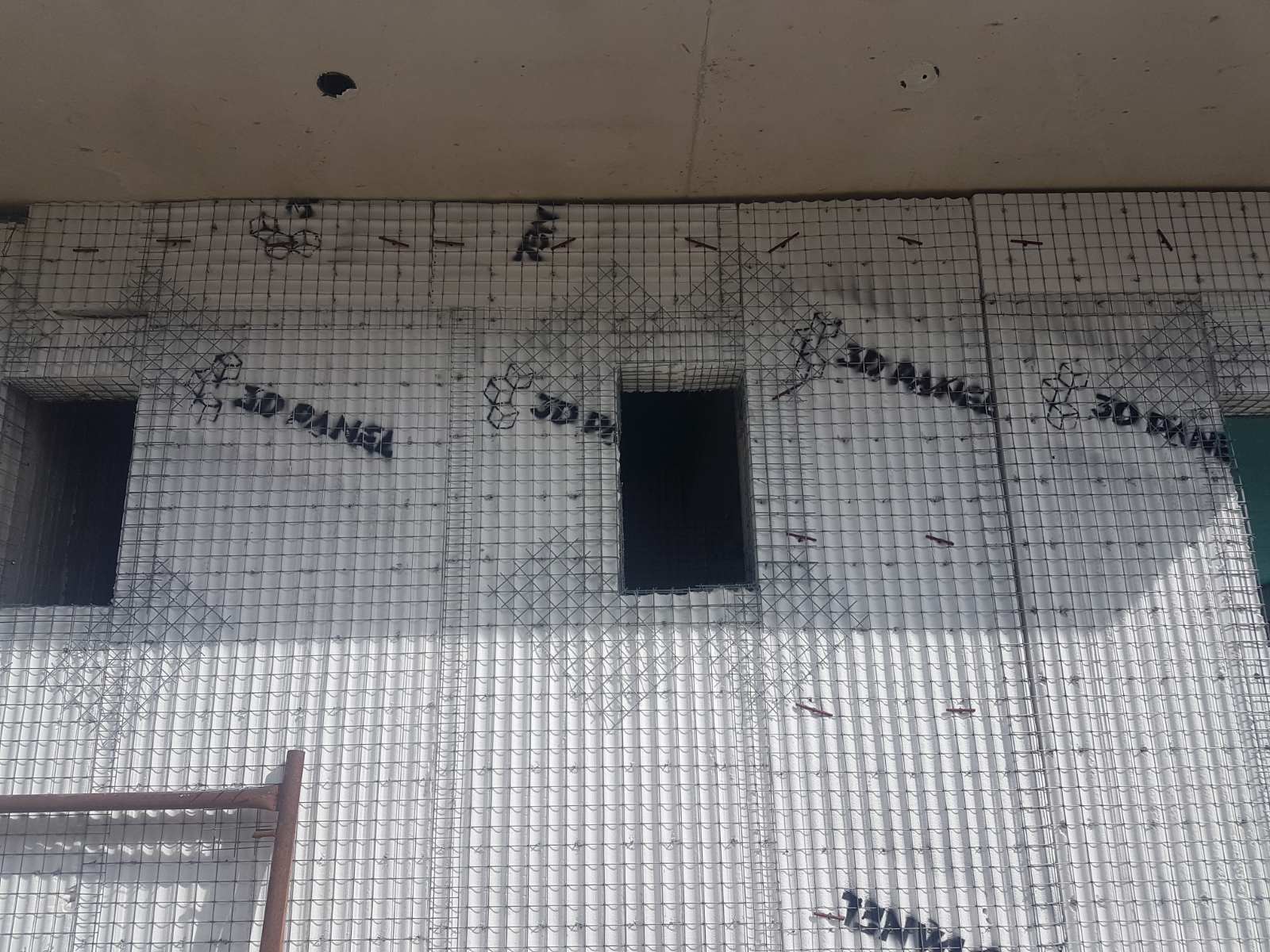 304